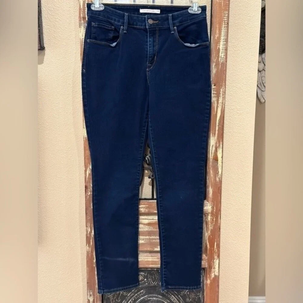 Levi’s women’s classic mid rise skinny jean